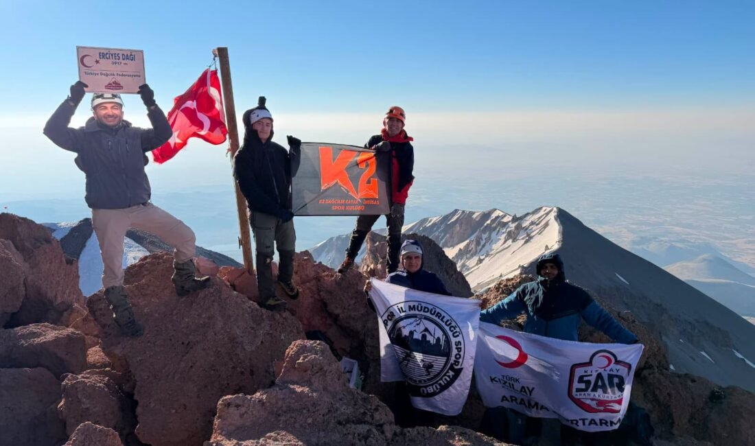 Kayseri Dağcılık İl Temsilciliği koordinasyonunda düzenlenen Aşık Seyrani Erciyes zirve