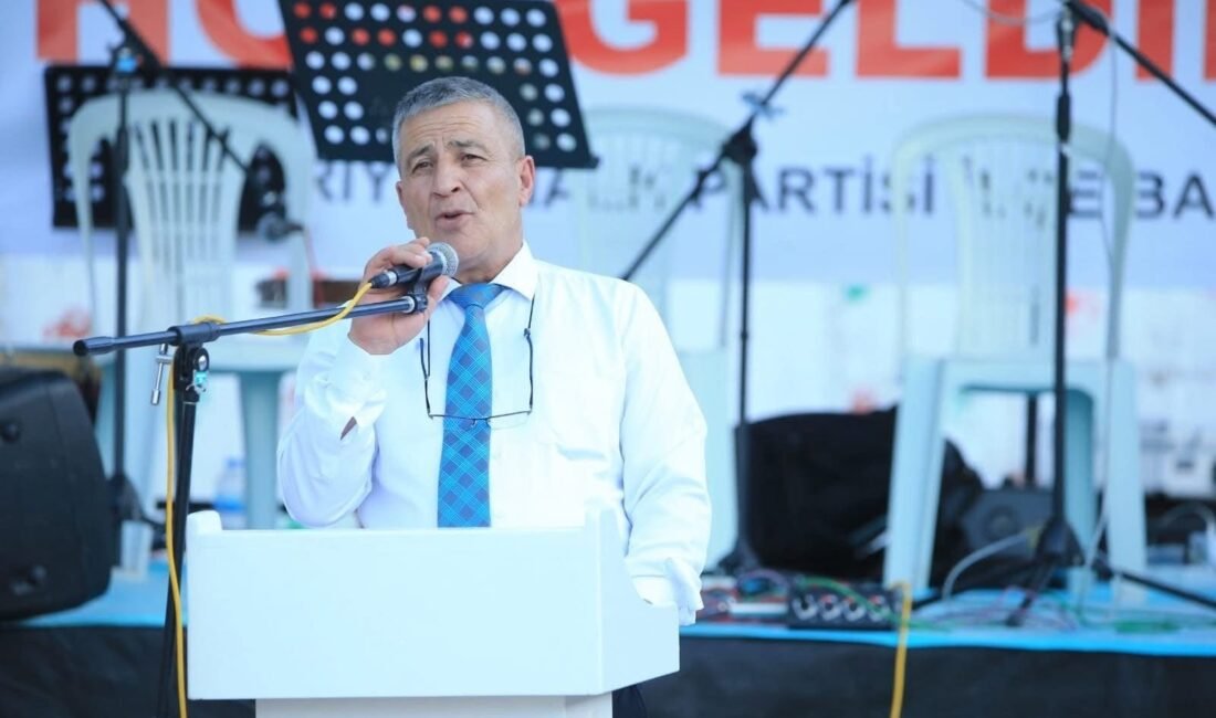 Akkışla’nın CHP’li Belediye Başkanı Mustafa Dursun, partisinden istifa etti Akkışla Belediyesi’nin CHP’li Belediye Başkanı Mustafa Dursun, yaptığı yazılı açıklamada