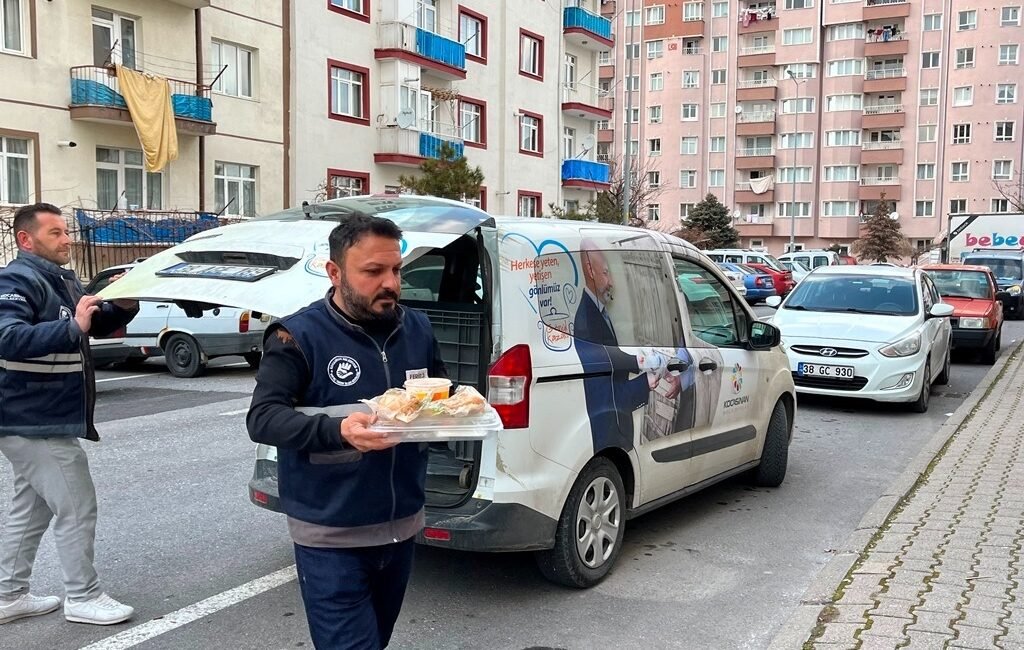 Kocasinan Belediyesi, ilçede 65 yaş üstü ihtiyaç sahibi ve engelli