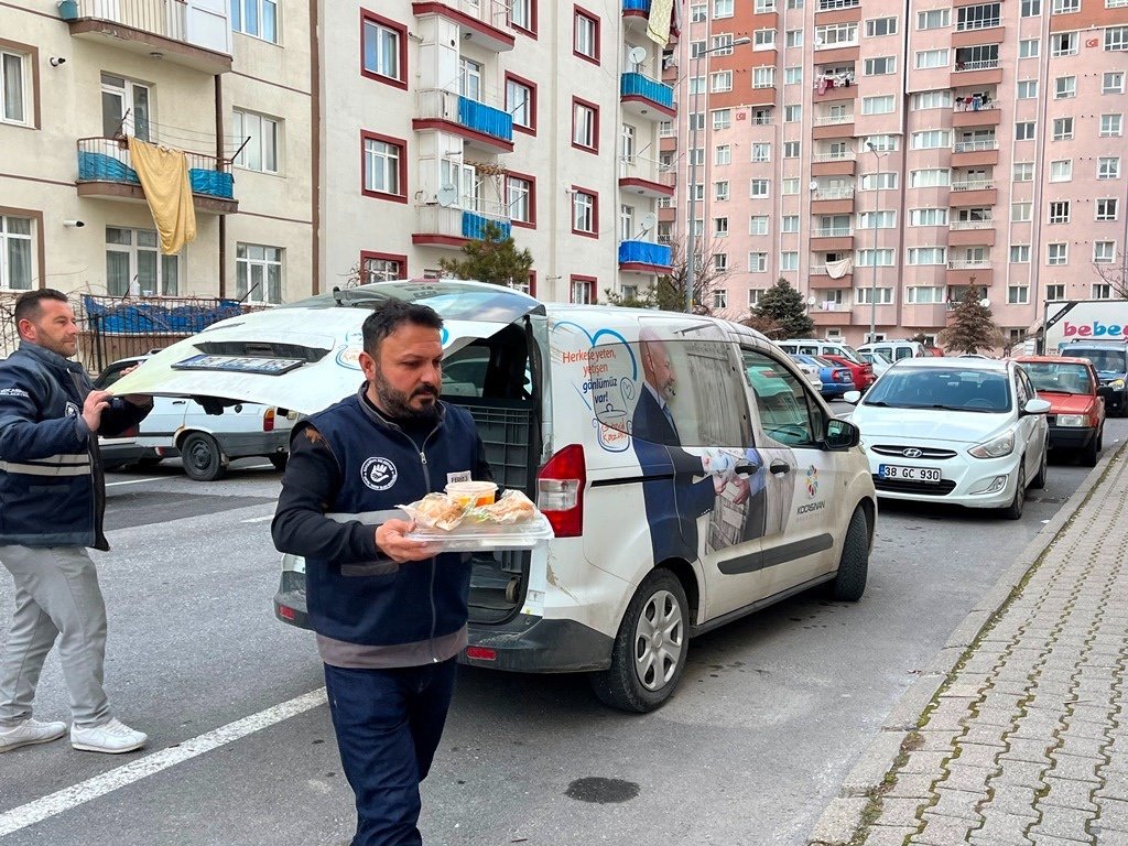 Kocasinan Belediyesi, ilçede 65 yaş üstü ihtiyaç sahibi ve engelli